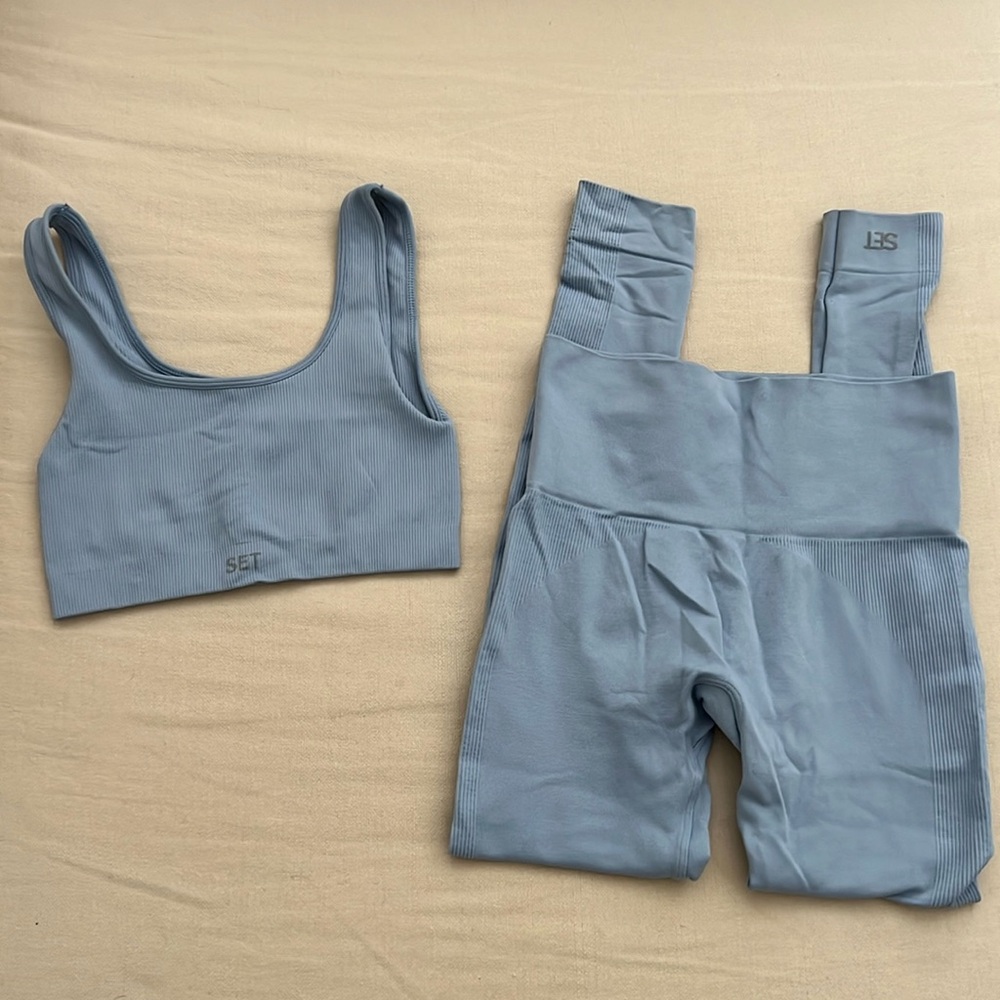 Set Active Bra and Leggings Set ☁️ Both Size XS